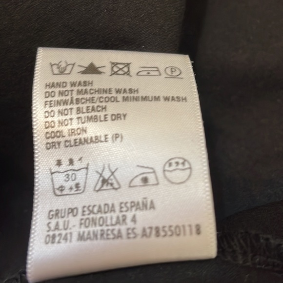 ESCADA black top, beaded embellishment on neckline, size 6, EUC - Picture 9 of 10